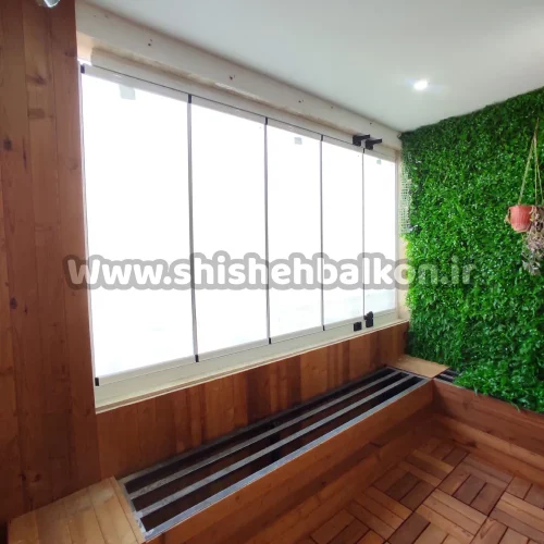 شیشه بالکن کشویی نصب شده در آپارتمان با طراحی مدرن